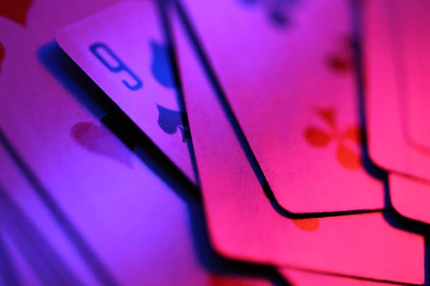 Live Gaple dealer shuffling dominoes at kabartoto table with HD camera feed
